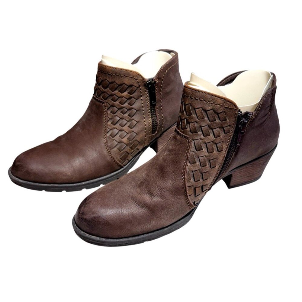 Womans Earth Origins Ankle boot #2019F size 9M Brown Leather and synthetic upper
